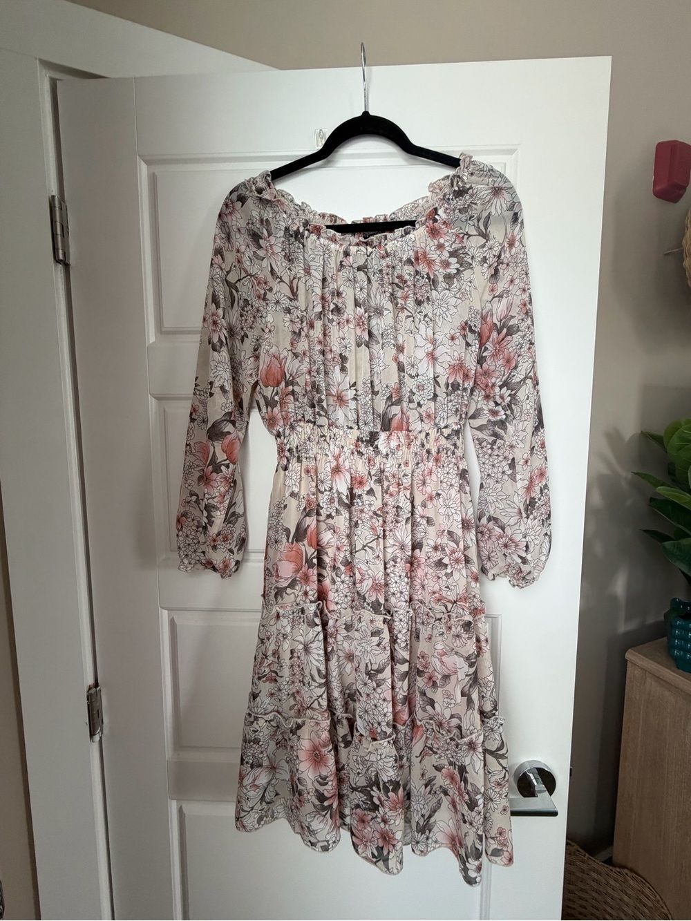 Kate and Lily Floral Long-Sleeve Tiered Midi Dress in Cream & Pink-10